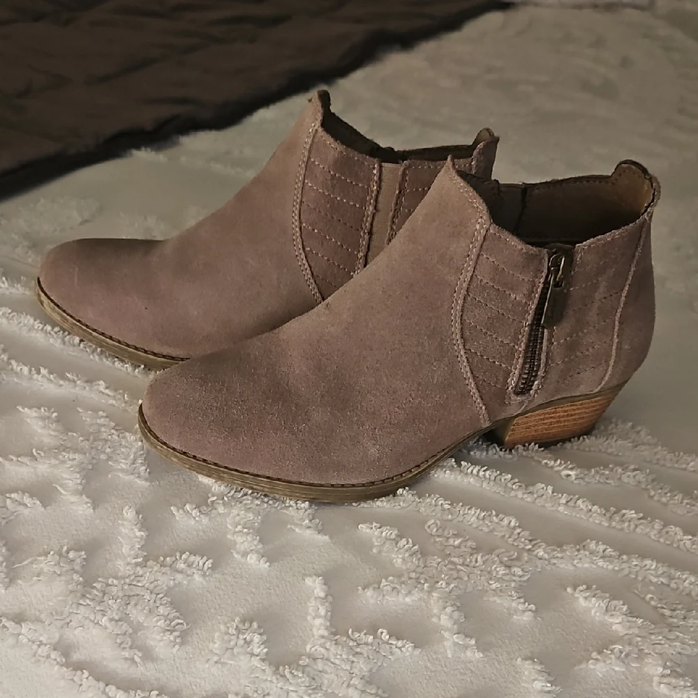 Skechers Women's Suede Ankle Booties - Taupe - Picture 1 of 6